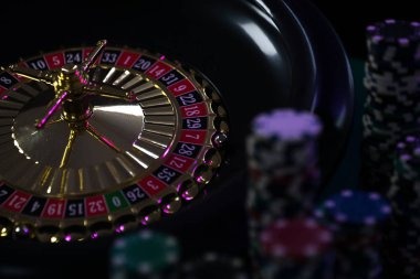 sangwin606 mobile app interface showing live dealer table and sportsbook markets